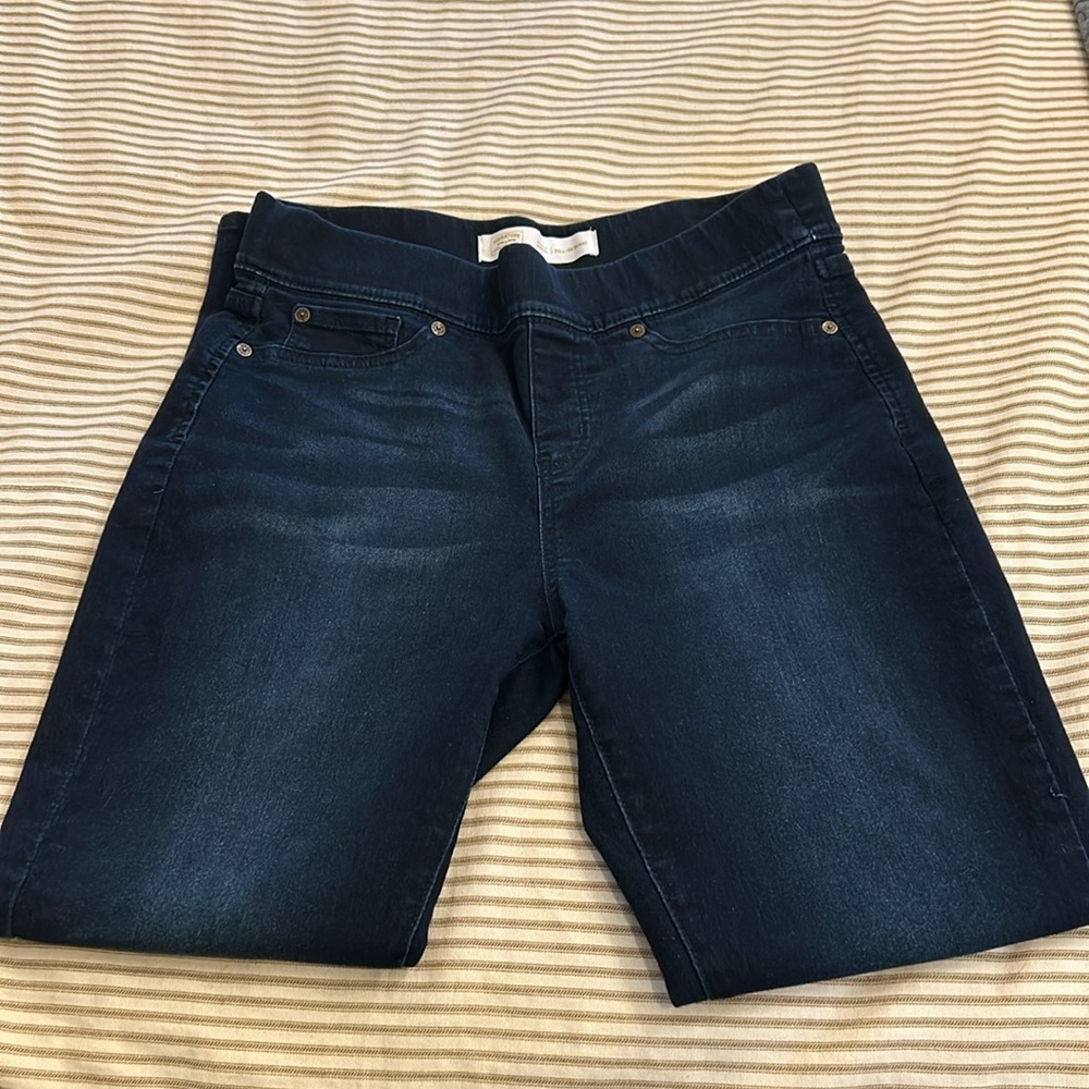 Levi Strauss Signature Totally Shaping pull-on skinny jeans - Picture 4 of 10